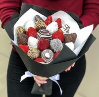 Букет из клубники в шоколаде "Black"