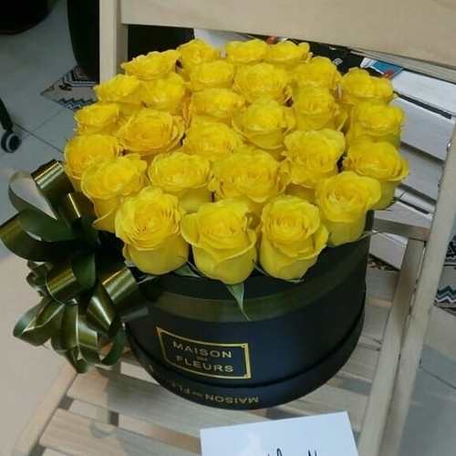 27 жёлтых роз в коробке