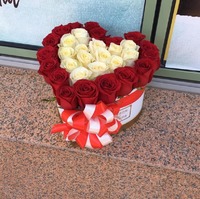 35 роз в коробке сердца