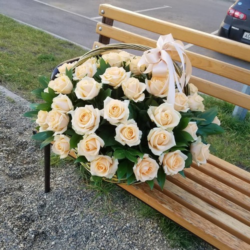 Корзинка из 51 розы 