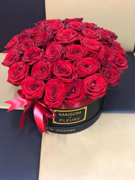 35 роз Бордо