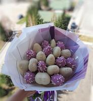 Букет из клубники в шоколаде "violet"