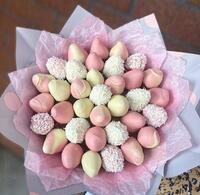 Букет из клубники в шоколаде "Raffaello"