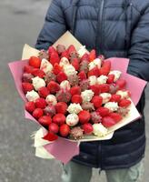 Букет из клубники в шоколаде "Magic"