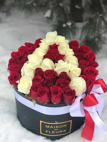 Розы в шляпной коробке 