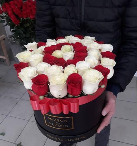 Розы в шляпной коробке 