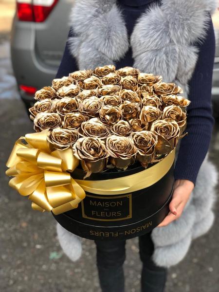 35 золотых роз