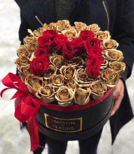 Розы в шляпной коробке 